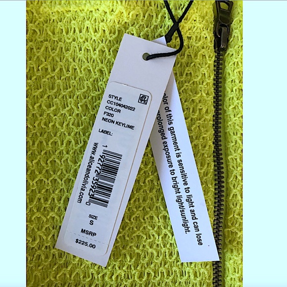 Penelope Smocked Ruffle Crop Top - Picture 13 of 14